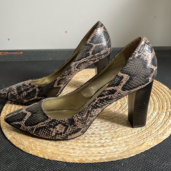 Nygard Collection Animal Print Pointy Toe Block Heel Pump Heel Size 10 - Picture 8 of 15